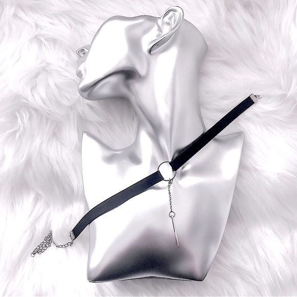 🔵𝟲𝟱%𝗢𝗙𝗙 𝗯𝘂𝗻𝗱𝗹𝗲𝘀 𝟯+🔵 New Silver Bar Minimalist Black Drop Choker - Picture 7 of 12